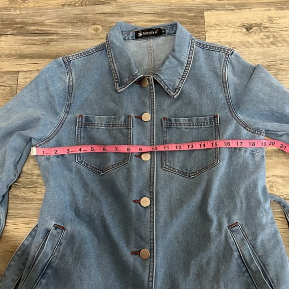 Allegra K Lightwash denim jacket/blouse, size Medium - Picture 3 of 7